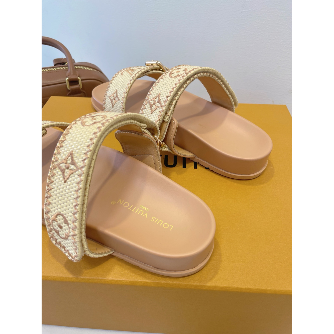 Sandália Louis Vuitton Papete Mule Bom Dia em Ráfia