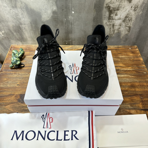 Tênis Moncler Trailgrip Lite 2 Low Top com Cadarço Preto