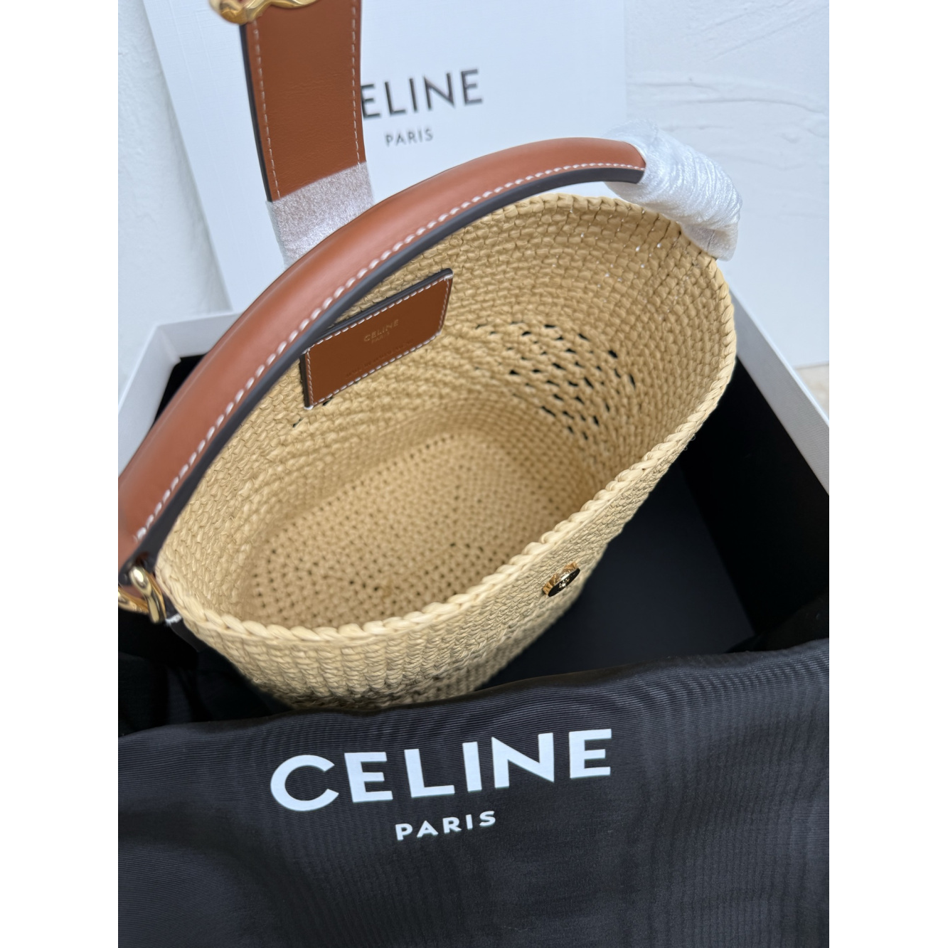 Bolsa Celine Bucket Louise Pequena em Ráfia e Couro 16x19x12cm
