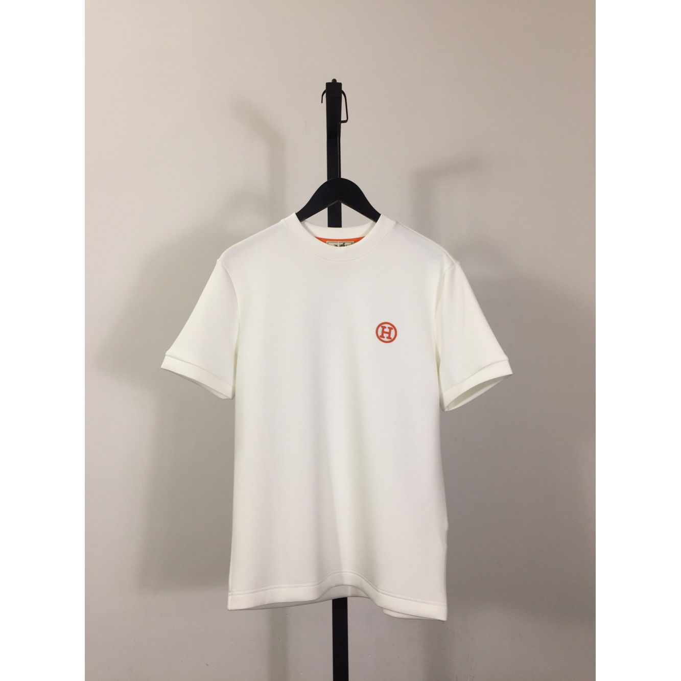 Camiseta Hermès com bordado H Branca