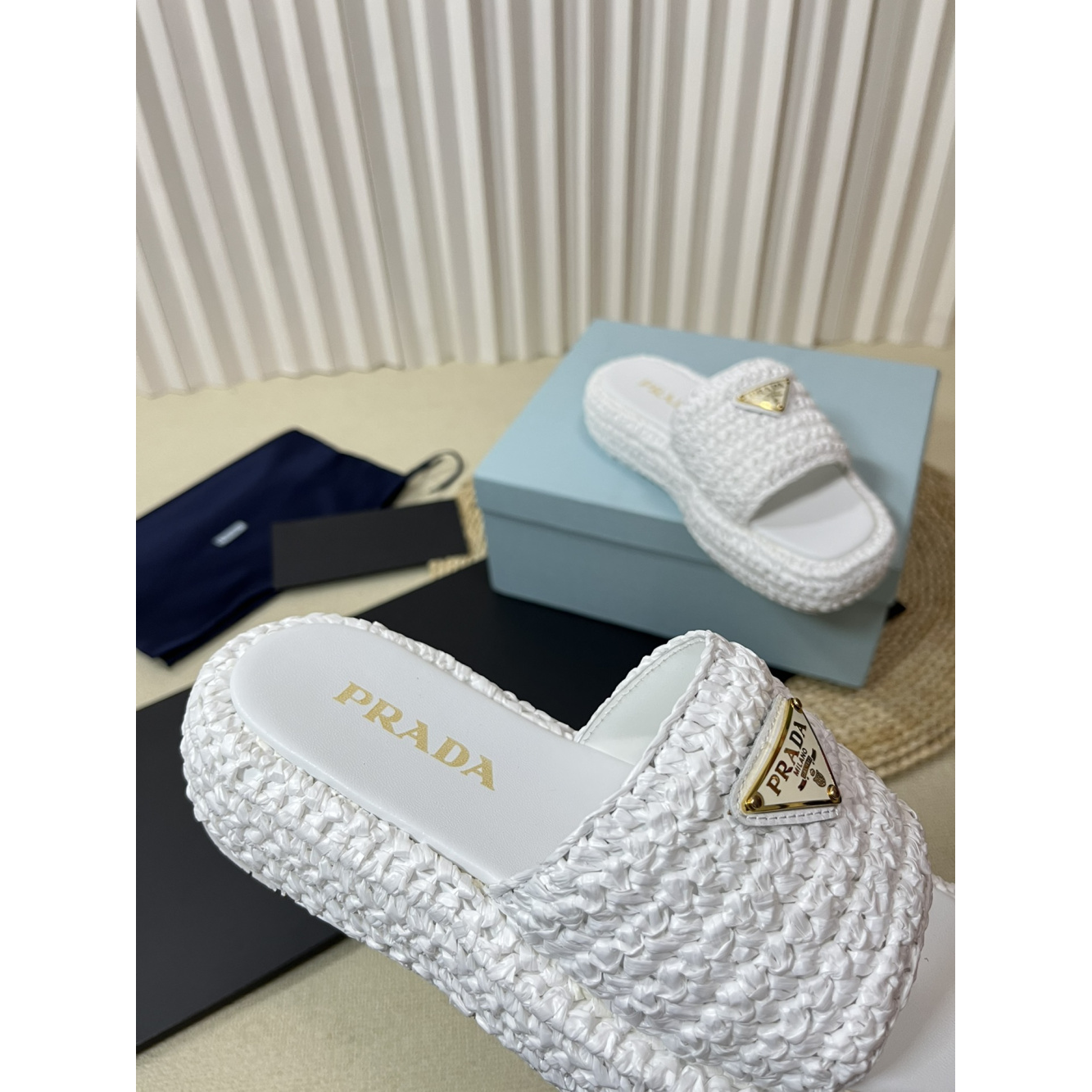 Sandália Prada FlatForm em crochê Branca