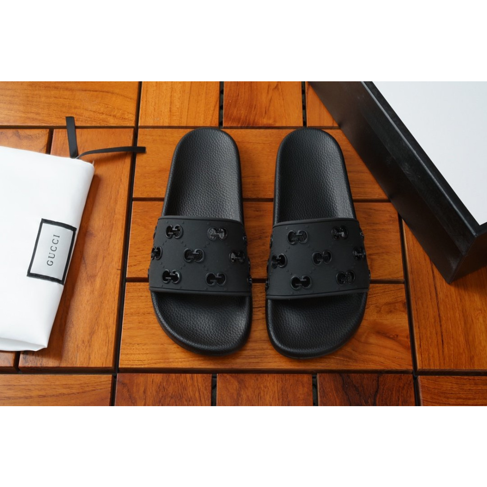 Chinelo Slide Gucci GG Preto Sandália