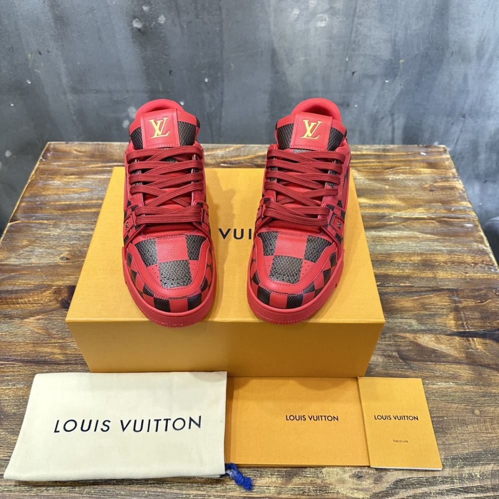 Tênis Louis Vuitton LV Trainer Sneaker Damier Pop Vermelho