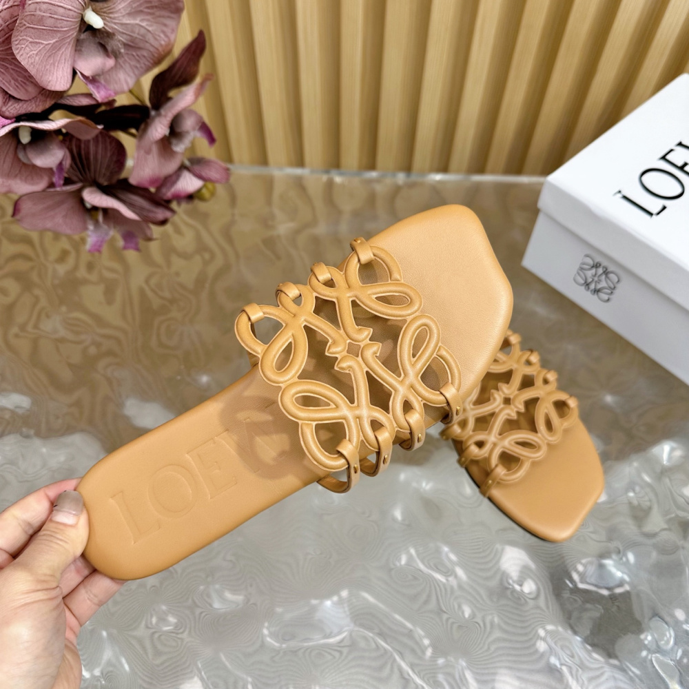 Sandália Loewe Slide Petal Anagram Caramelo