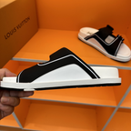 Chinelo Lv Trainer Preto/Branco