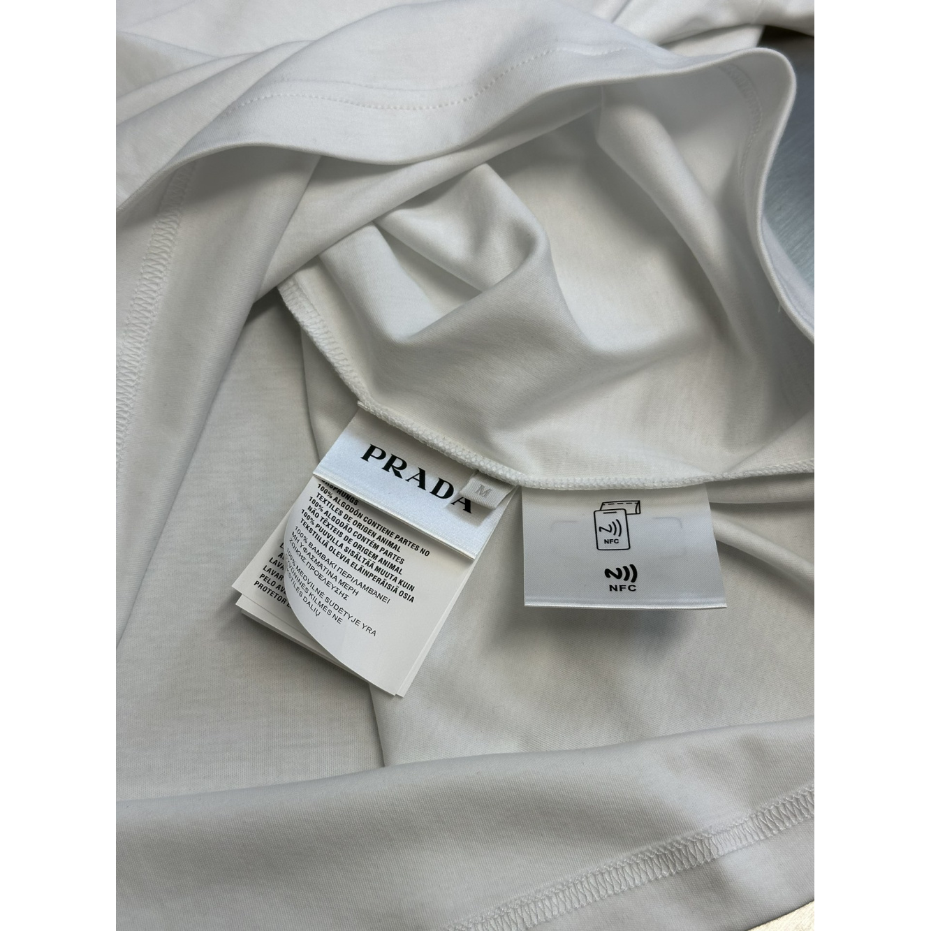 Camisa Prada em algodão Logotipo de letras estampado na parte da frente Branca