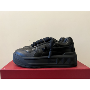 Tênis Valentino Garavani One Stud Couro Preto