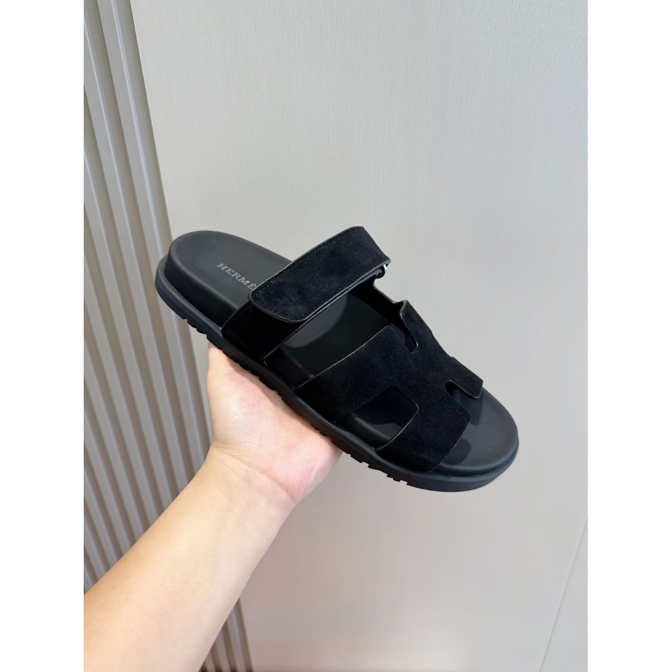 Sandália Hermès Chypre em Camurça Preto