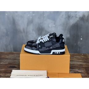 Tênis Louis Vuitton LV Trainer Tecido Preto/Branco