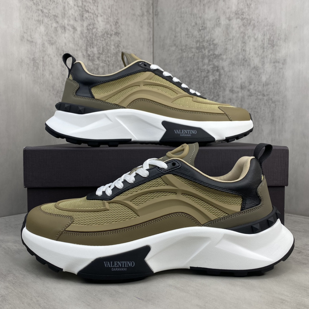 Tênis Valentino Garavani True Act Sneakers Cáqui