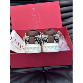 Tênis Valentino Garavani One Stud XL em Couro Nappa e tecido Toile Iconographe Bege/Preto