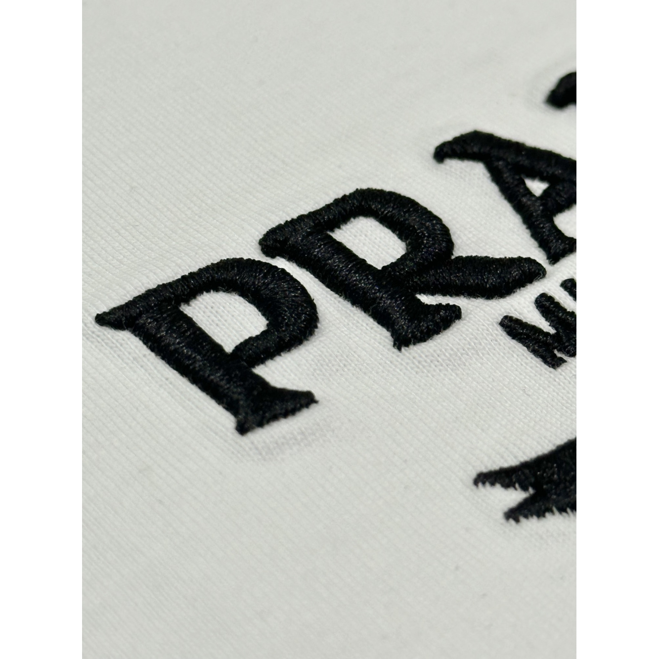 Camisa Prada em algodão com Bordado Prada Branca