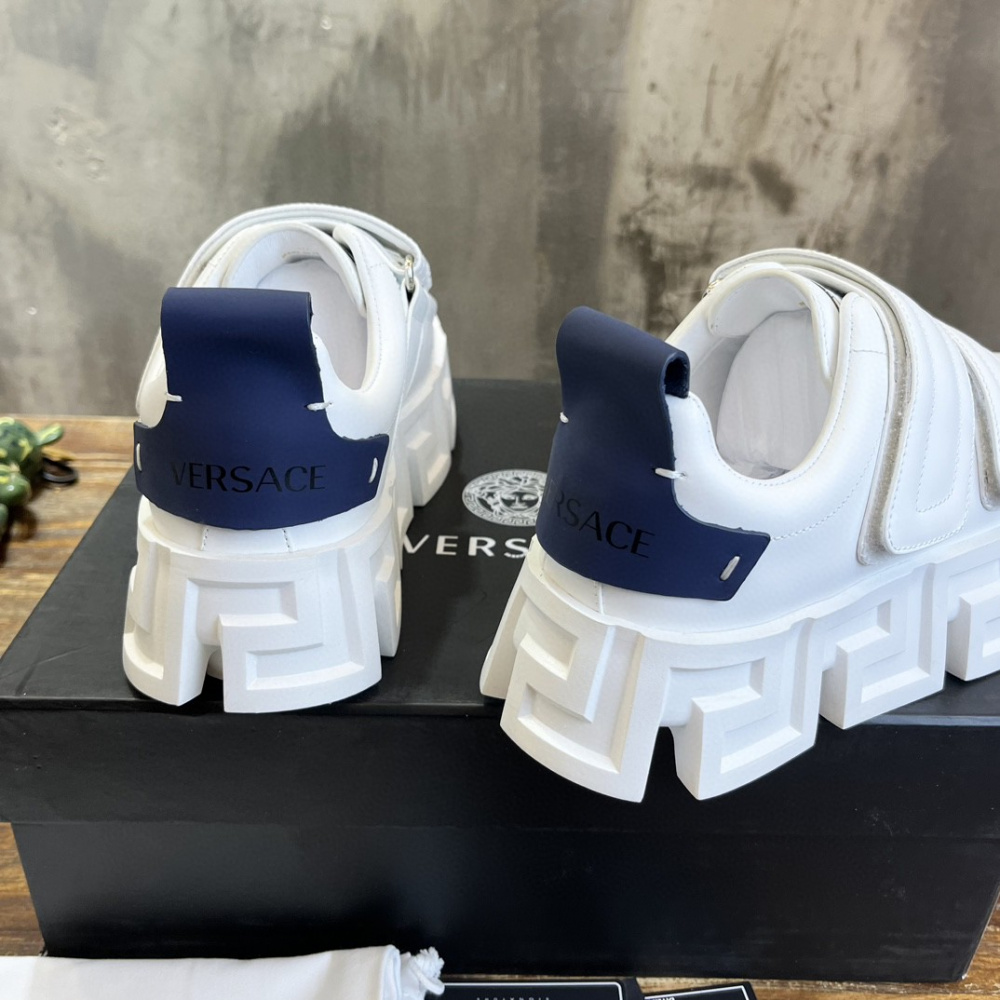 Tênis Versace Greca Labyrinth de Couro Branco/Azul