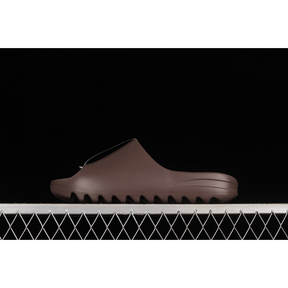 YEEZY SLIDES SOOT