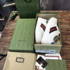 Gucci Sneaker GG Supreme Bandeira Tradicional