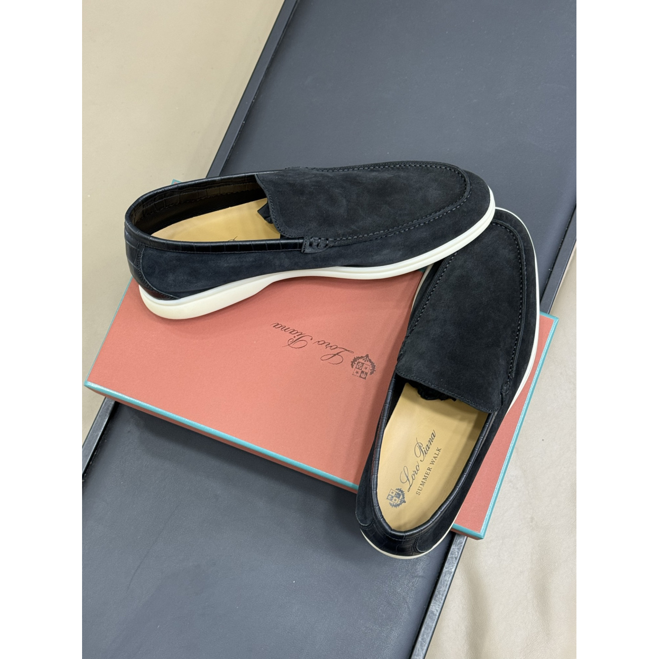 Summer Walk Loro Piana Loafer em Camurça Preto