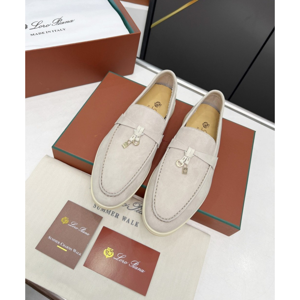 Summer Charms Walk Loro Piana Loafer Camurça Bege