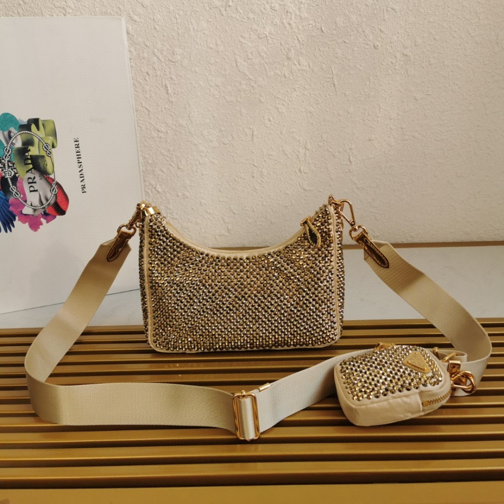 Bolsa Prada Re-Edition 2005 em Cetim com Cristais 22x18x6.5cm (Preto e outras cores)