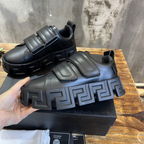 Tênis Versace Greca Labyrinth de Couro Preto