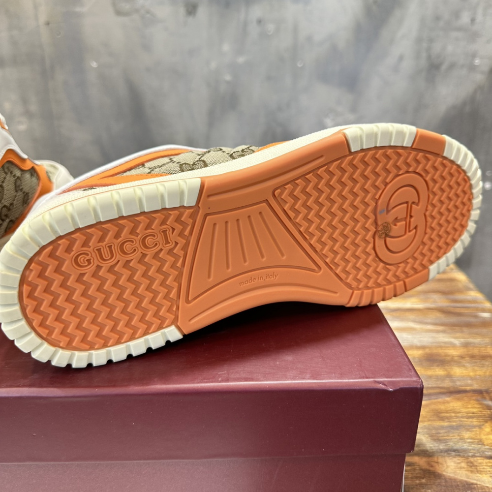 Gucci Sneaker Re-Web GG Canvas detalhe couro laranja fluorescente
