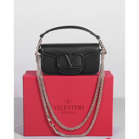 Bolsa Valentino Garavani Locò de Ombro em Pele de Bezerro Ferragem Prata 20x11x5cm