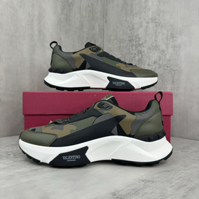 Tênis Valentino Garavani True Act Sneakers Camuflagem