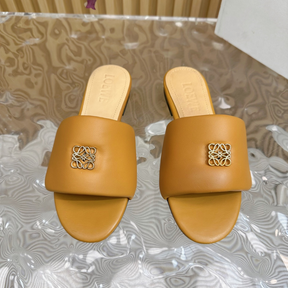Sandália Loewe Anagram Padded Caramelo