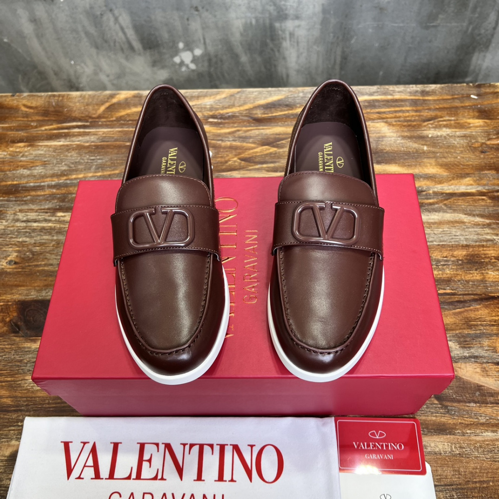 Valentino Garavani Leisure Flows Leather Loafers Marrom