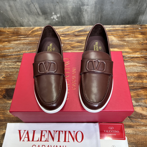 Valentino Garavani Leisure Flows Leather Loafers Marrom