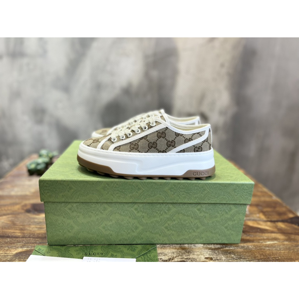 Tênis Gucci GG Trainer Bege