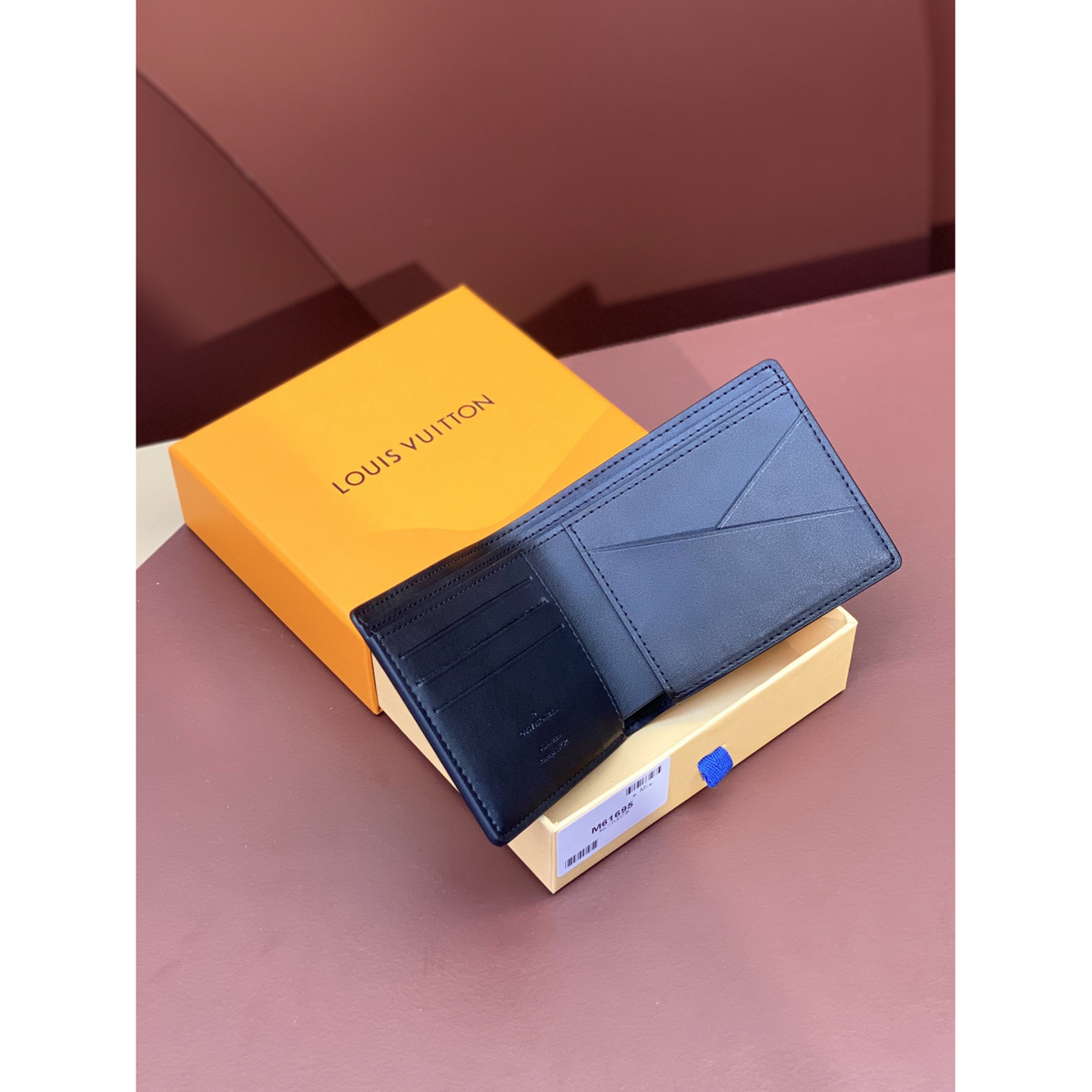 Carteira Louis Vuitton Logo LV 12x9CM