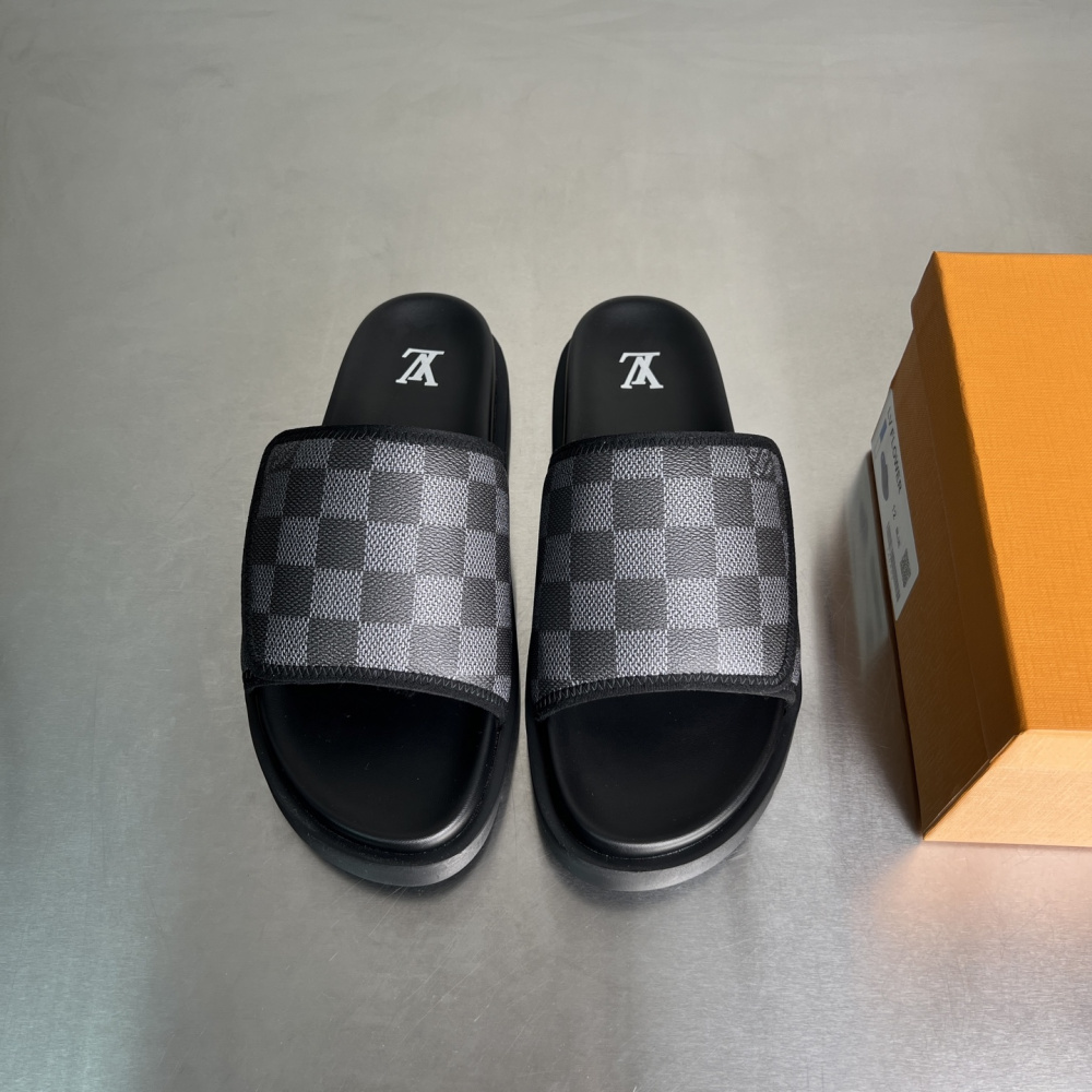 Chinelo Slide Louis Vuitton LV Miami Mule Jacquard Damier Cinza Sandália