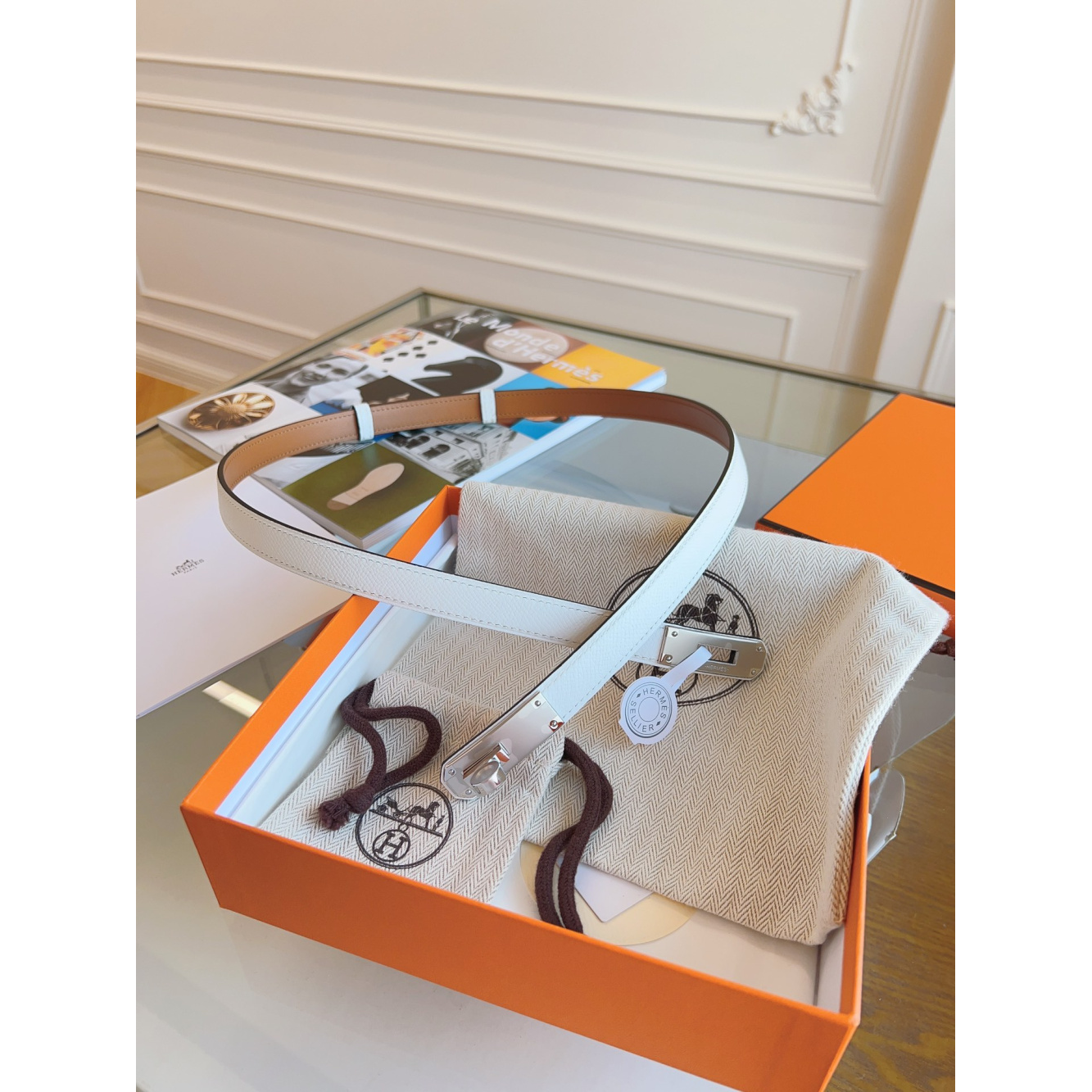 Cinto Hermès Kelly em Couro Branco com Fivela Kelly Prata 1.8cm