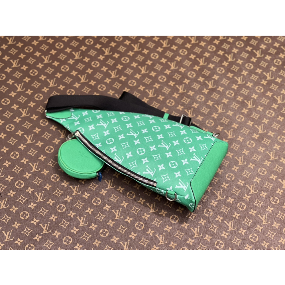 Bolsa Duo Louis Vuitton LV Slingbag Monogram Shadow Verde 20x42x6cm