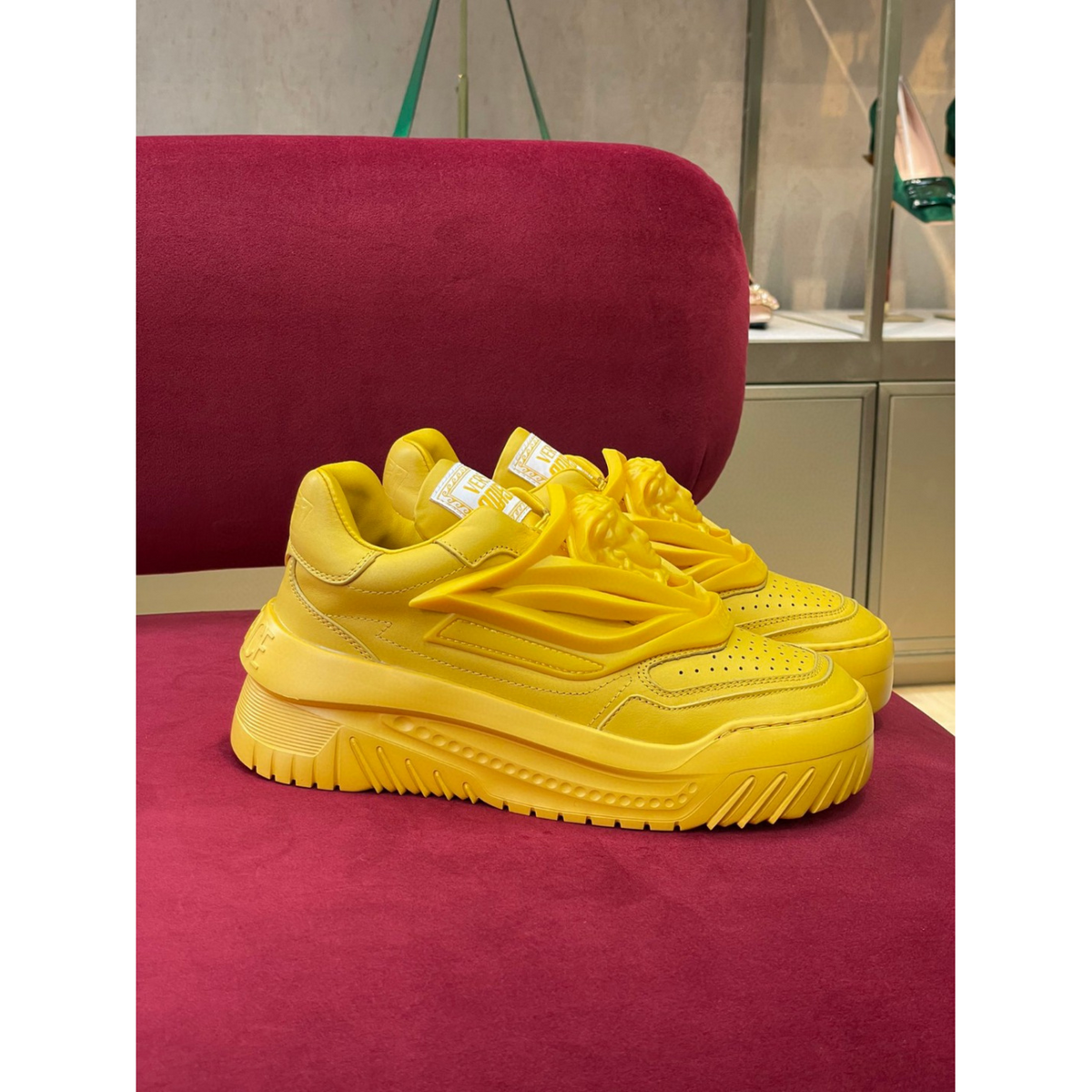 Tênis Versace Cano Baixo Odissea Amarelo