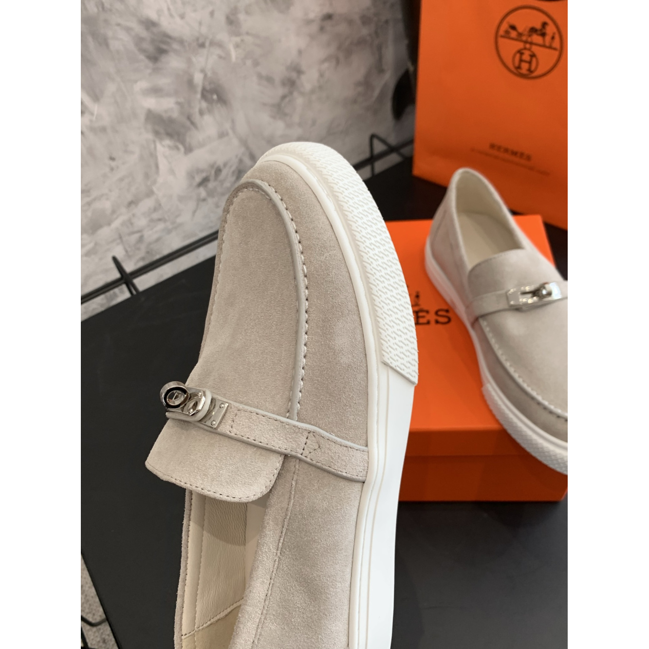 Tênis Hermès Slip-On Game em Camurça Branco Gelo