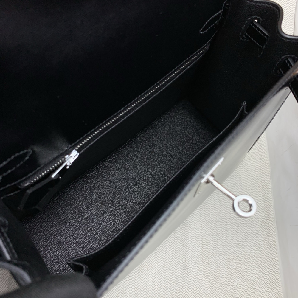 Bolsa Hermès Mini Kelly Ferragem Prata 25x19x9cm (2 cores)