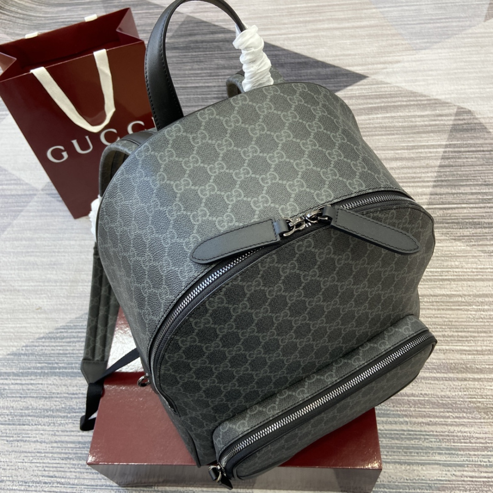 Mochila Gucci GG Emblem Cinza 31x41x18cm
