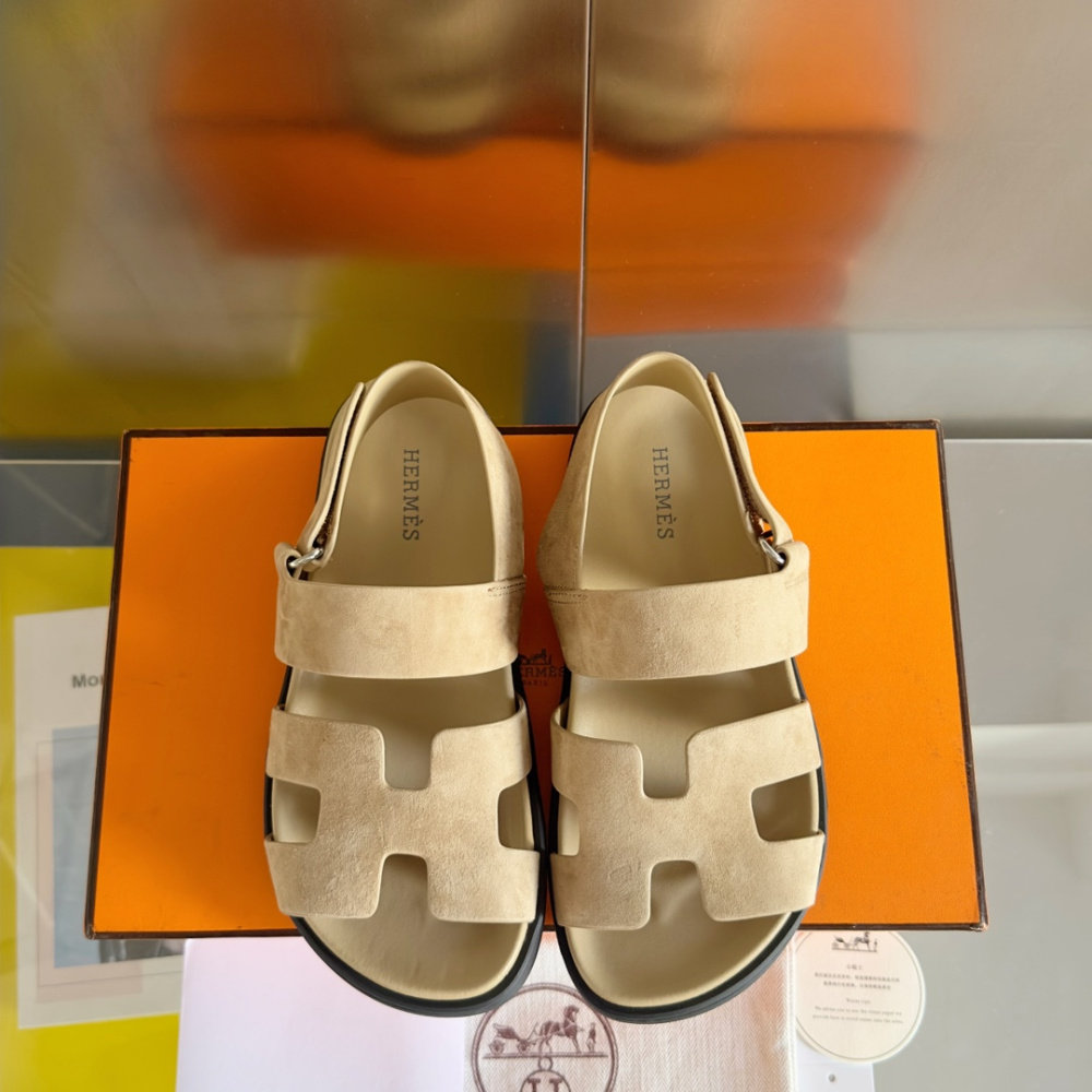 Sandália Hermès Genius em Camurça Bege