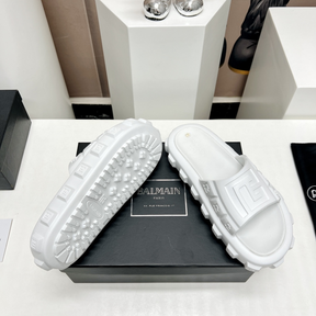 Slide Balmain Chinelo com Monogram em Relevo Branco