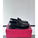 Sapato Mocassim Salvatore Ferragamo Social Couro Preto Liso com Fivela Gancini
