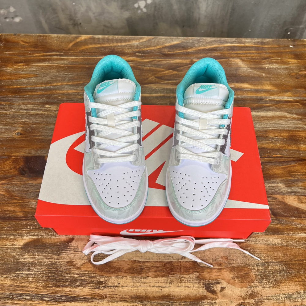 Nike SB Dunk Low Lisa Leslie