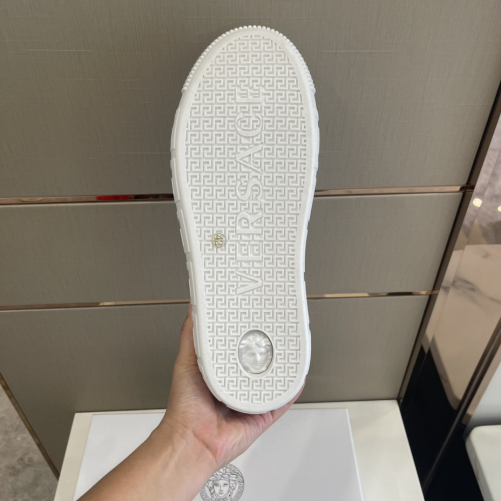 Tênis Versace Embroidered Greca Preto/Branco